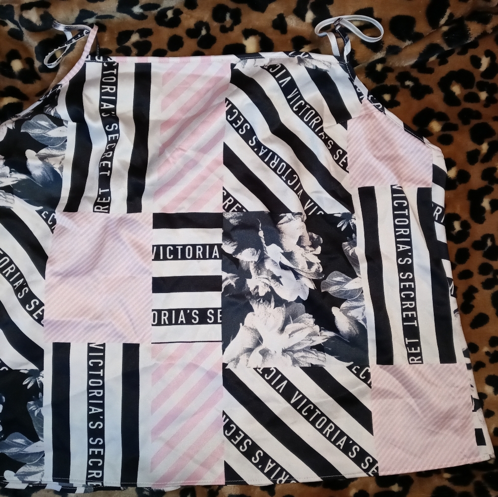 VS flowy tank